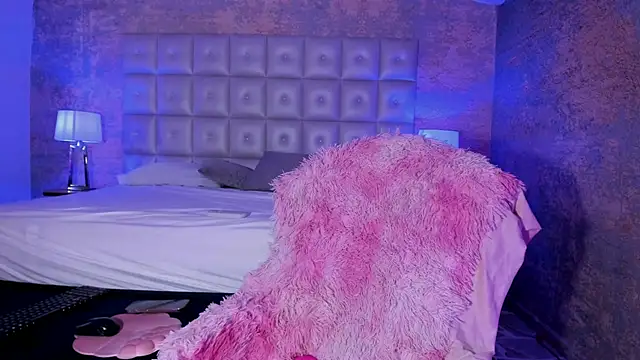 Snapshot of AntonellaRossi chatting on 1, 12, 2025 AntonellaRossi online show from 1, 12, 2025