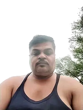 Snapshot of Desi_Londa_143 chatting on 23, 10, 2025 Desi Londa 143 online show from 23, 10, 2025