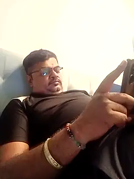 Snapshot of Desi_Londa_143 chatting on 27, 10, 2025 Desi Londa 143 online show from 27, 10, 2025