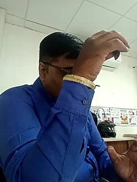 Snapshot of Desi_Londa_143 chatting on 14, 11, 2025 Desi Londa 143 online show from 14, 11, 2025