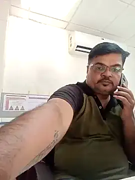 Snapshot of Desi_Londa_143 chatting on 15, 11, 2025 Desi Londa 143 online show from 15, 11, 2025