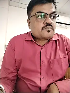 Snapshot of Desi_Londa_143 chatting on 5, 5, 2026 Desi Londa 143 online show from 5, 5, 2026