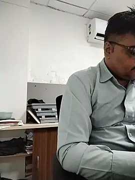 Desi Londa 143 online show from 2, 7, 2026