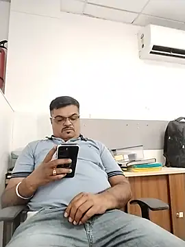 Desi Londa 143 online show from 4, 7, 2026
