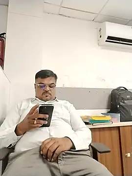Desi Londa 143 online show from 7, 7, 2026