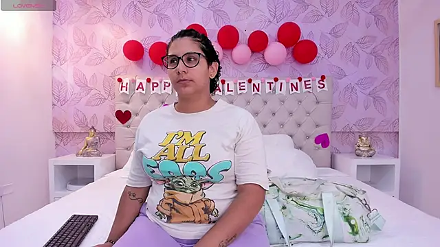 DanielleEvans  online show from 17, 2, 2025