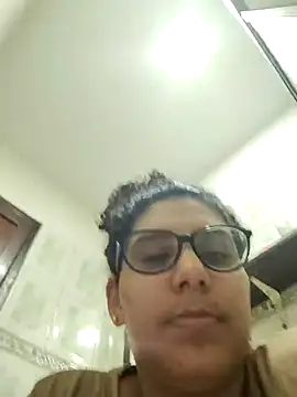 DanielleEvans  online show from 2, 3, 2025