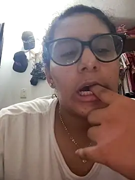 DanielleEvans  online show from 4, 3, 2025