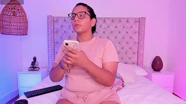 DanielleEvans  online show from 6, 3, 2025