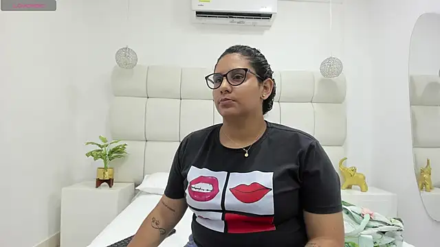 DanielleEvans  online show from 22, 9, 2025