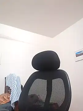  IRRESISTIBLE  online show from 19, 1, 2025