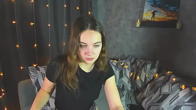 Snapshot of KristinaLoison chatting on 2, 2, 2025 KristinaLoison online show from 2, 2, 2025