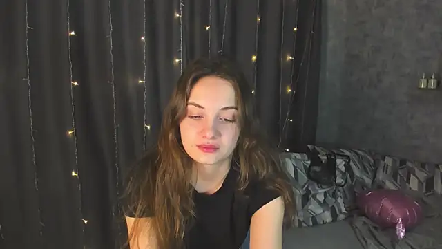 Snapshot of KristinaLoison chatting on 20, 2, 2025 KristinaLoison online show from 20, 2, 2025
