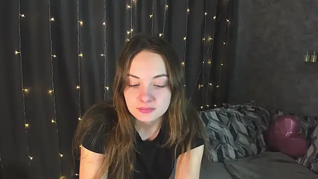 Snapshot of KristinaLoison chatting on 21, 2, 2025 KristinaLoison online show from 21, 2, 2025