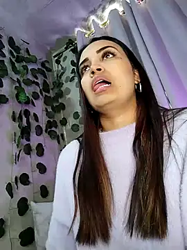 aisha es online show from 22, 2, 2025