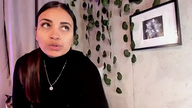 aisha es online show from 25, 2, 2025