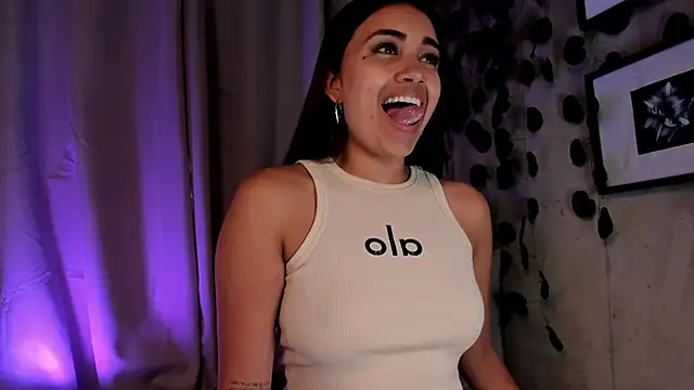 aisha es online show from 28, 2, 2025