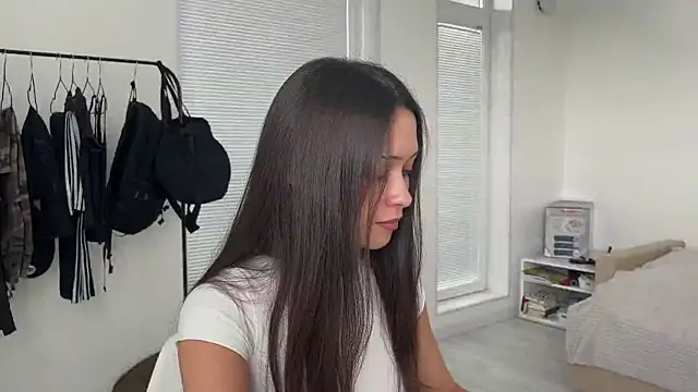 mo1ly online show from 1, 7, 2026