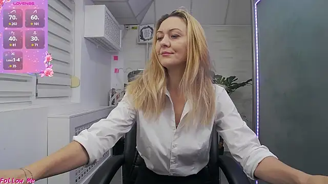 EllaMilf  online show from 13, 10, 2025