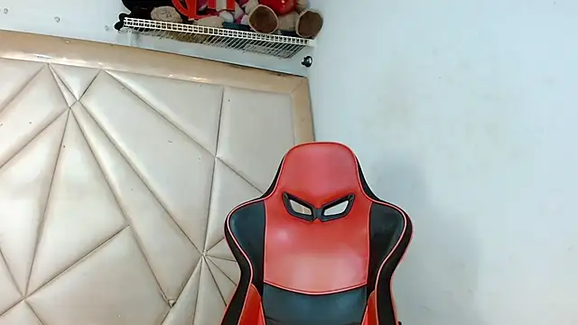 sweet brunettex lovingyou online show from 18, 4, 2026