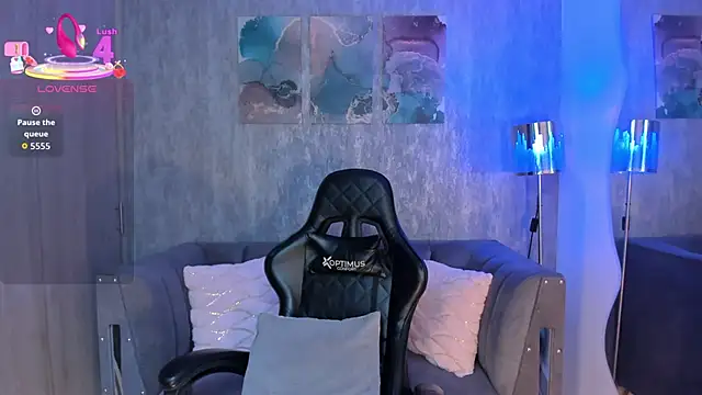 Snapshot of MelanieHudson_ chatting on 15, 10, 2025 MelanieHudson  online show from 15, 10, 2025