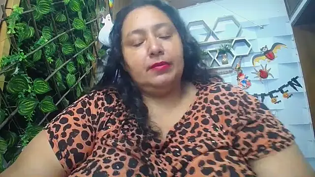 Snapshot of TistMature chatting on 5, 11, 2025 TistMature online show from 5, 11, 2025