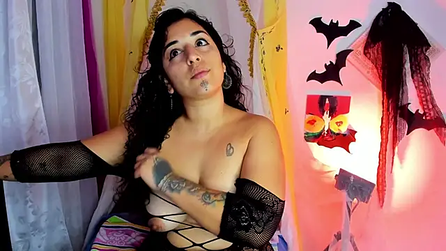 sophiaamethystt online show from 13, 10, 2025