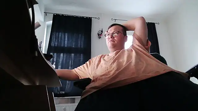 Snapshot of chubbysmallcock@xh chatting on 3, 2, 2026 chubbysmallcockxh online show from 3, 2, 2026
