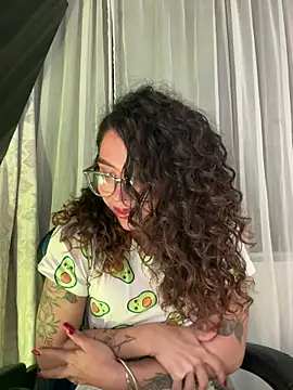 Snapshot of Samantha_Bernardo chatting on 7, 2, 2026 Samantha Bernardo online show from 7, 2, 2026