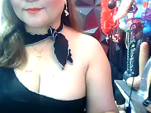 URFUCKINGDOLL online show from 3, 3, 2025