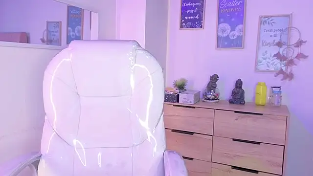 bluee hazell online show from 21, 10, 2025