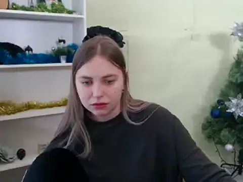 Snapshot of klerkarina chatting on 2, 2, 2025 klerkarina online show from 2, 2, 2025