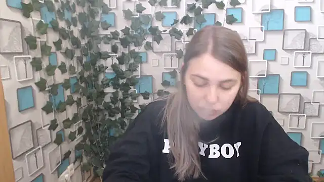 Snapshot of klerkarina chatting on 21, 2, 2025 klerkarina online show from 21, 2, 2025