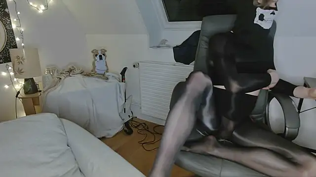 Nyl0nnickb0y online show from 18, 3, 2026