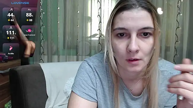 Snapshot of lovingfeetheels chatting on 14, 10, 2025 lovingfeetheels online show from 14, 10, 2025