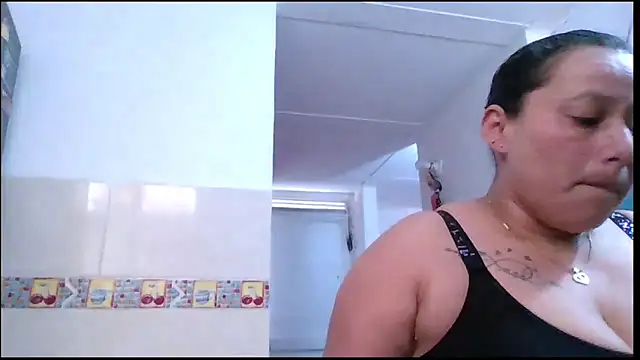 Snapshot of Diana_Lozano chatting on 15, 4, 2026 Diana Lozano online show from 15, 4, 2026