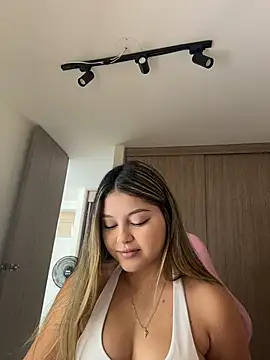 lunablossom  online show from 18, 3, 2026