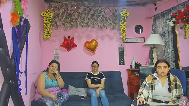 lesbiancuple online show from 30, 3, 2026