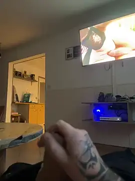 Snapshot of RenaudS-02 chatting on 21, 12, 2024 RenaudS-02 online show from 21, 12, 2024