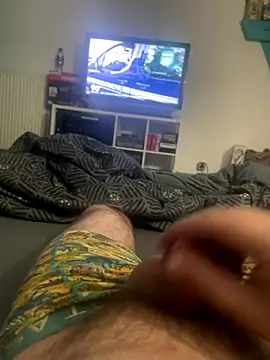 Snapshot of RenaudS-02 chatting on 6, 10, 2025 RenaudS-02 online show from 6, 10, 2025