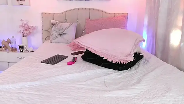 Dulce Morrys online show from 18, 3, 2025