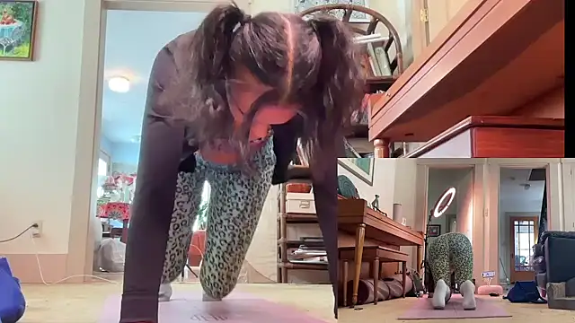 Snapshot of queendab626 chatting on 27, 1, 2025 queendab626 online show from 27, 1, 2025