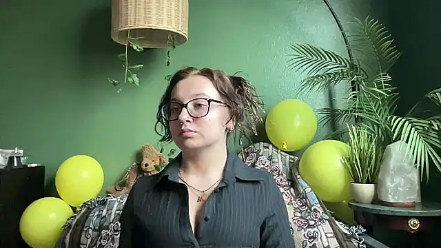 Snapshot of sweetandwet_daddy chatting on 15, 10, 2025 sweetandwet daddy online show from 15, 10, 2025