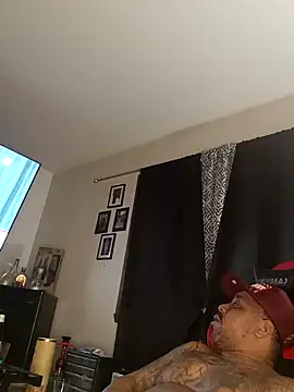 yellowwetfox online show from 18, 1, 2025