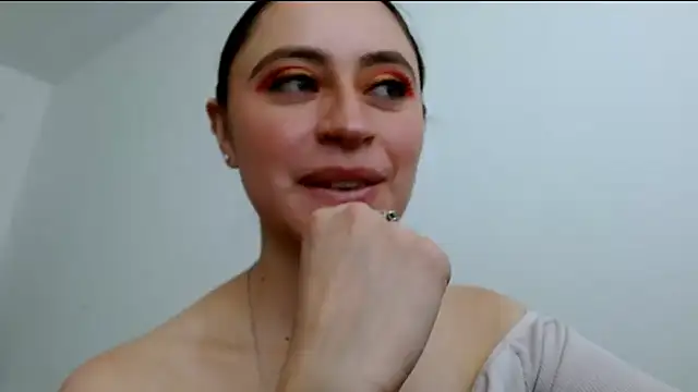 Snapshot of Juls_winter_ chatting on 6, 7, 2026 Juls winter online show from 6, 7, 2026