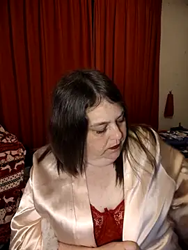 HouseWifeWhore Milf online show from 1, 5, 2026