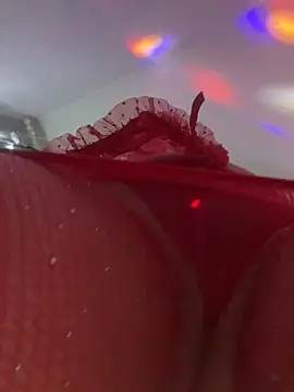 CrazzyChicks online show from 2, 1, 2025