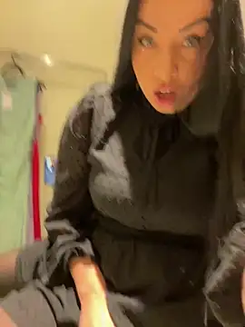 CrazzyChicks online show from 19, 4, 2026