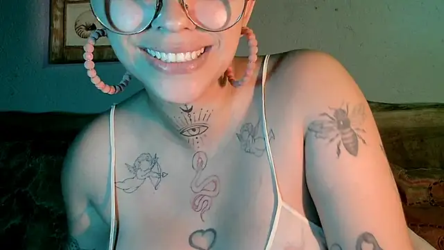 Snapshot of Lilmuh_ chatting on 25, 2, 2025 Lilmuh online show from 25, 2, 2025