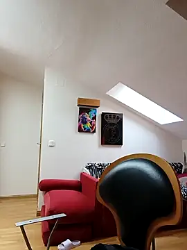 Snapshot of laura_dirtyhot chatting on 10, 11, 2025 laura dirtyhot online show from 10, 11, 2025